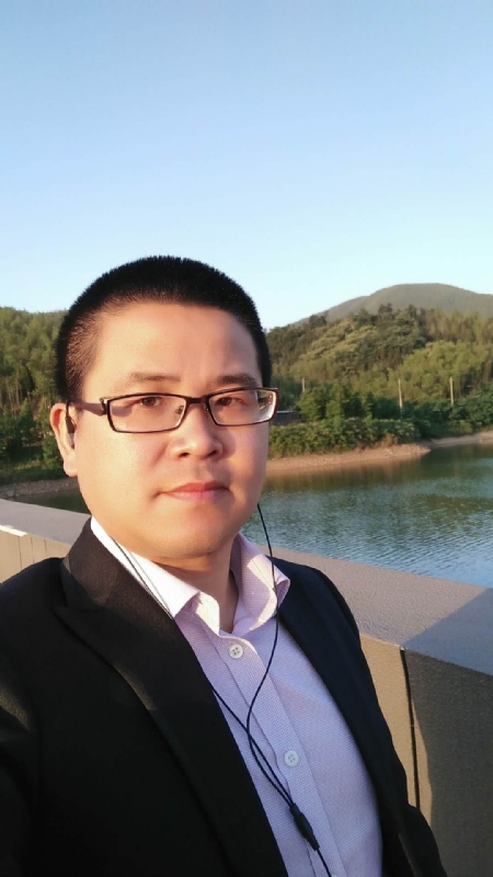 顾律师的第三张照片--江苏王婆说媒